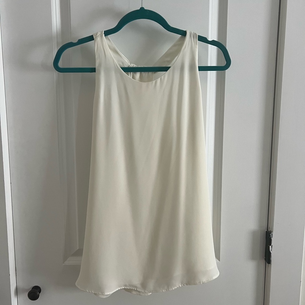 White swing hem blouse